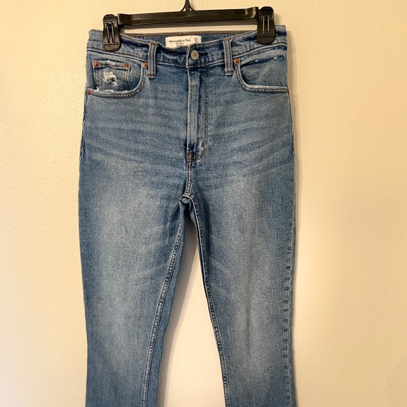 Abercrombie The Skinny High Rise Jean - Picture 1 of 4